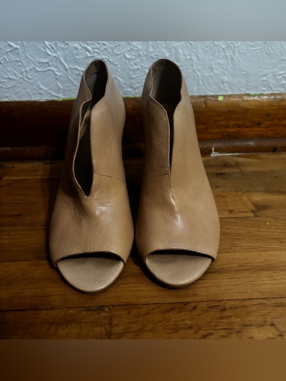 Vince Camuto "Andrita" Women's Nude Peep-Toe Leather Booties size 8 - Picture 2 of 5